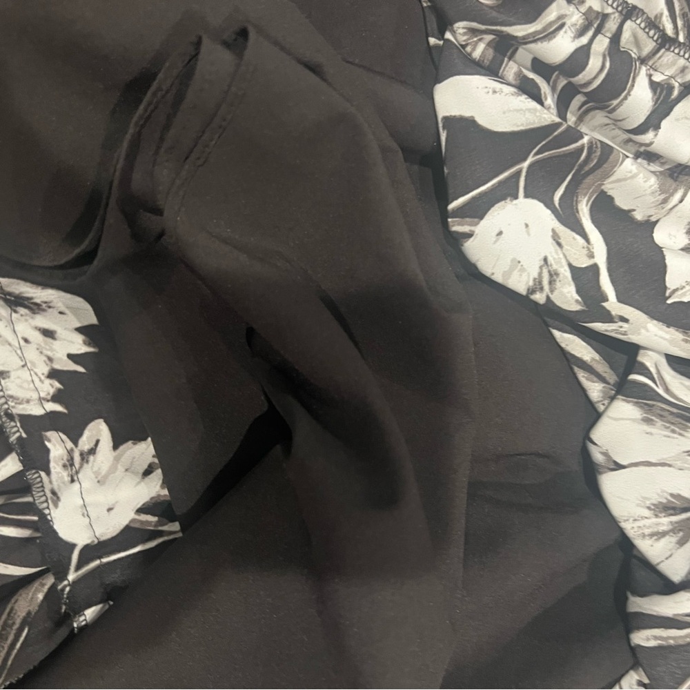 Isaac Mizrahi Monochrome Floral Dress - Picture 4 of 6